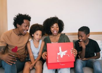 Procon-ES orienta consumidor para compras do Dia das Mães