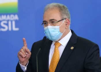 Queiroga anuncia compra de mais 100 milhões de vacinas da Pfizer