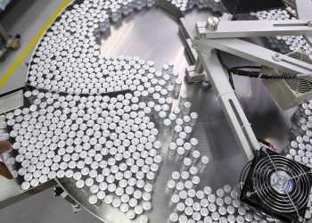 Insumos para vacina CoronaVac chegam ao Brasil dia 26 de maio