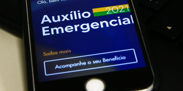 Devolução de auxílio emergencial soma quase R$ 5 bilhões em 2021