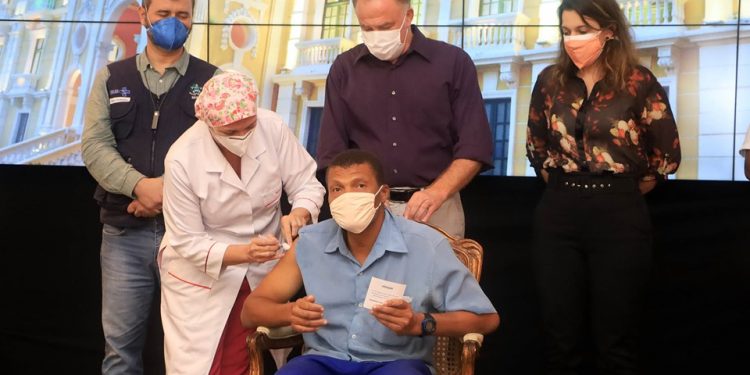 Projeto do Incaper visa a difundir tecnologias para melhorar produtividade de abacaxi no Estado