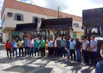 Jaguaré recebe três retroescavadeiras da Bancada Federal