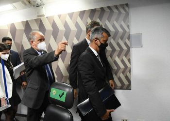 Roberto Dias, ex-diretor de Logística do Ministério da Saúde, recebe voz de prisão na CPI da Pandemia
