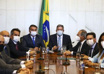 Presidente entrega medida provisória do novo Bolsa Família