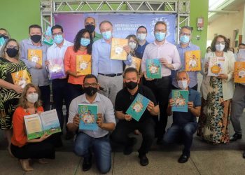 Governo distribui cadernos pedagógicos de alfabetização para toda rede pública capixaba