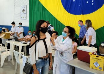 Espírito Santo atinge mais de 80% de cobertura vacinal contra a Covid-19 com ao menos uma dose