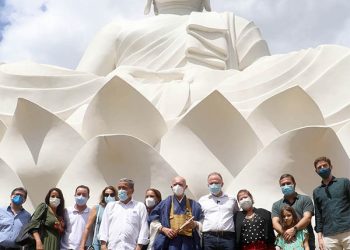 Governador participa da inauguração do monumento Grande Buda de Ibiraçu