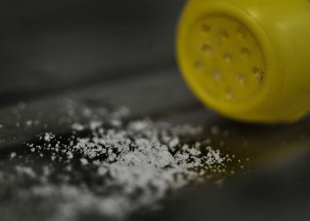 Redução de sódio nos alimentos pode prevenir 2,6 mil mortes em 20 anos