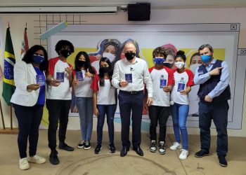 Ato simbólico marca entrega de mais doses da CoronaVac adquiridas pelo Governo do Espírito Santo