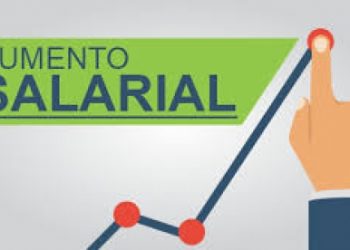 Viana envia projeto para aumentar em 30% salário de professores