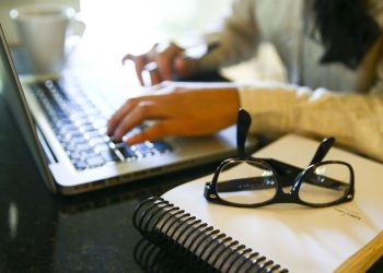 Senacon alerta para riscos de golpe durante compras na Black Friday