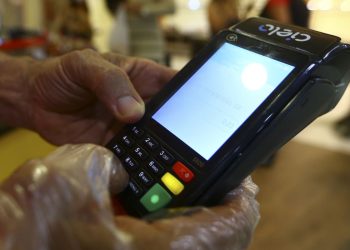 Compras com cartões crescem 35% e movimentam R$ 680 bi no 3º trimestre