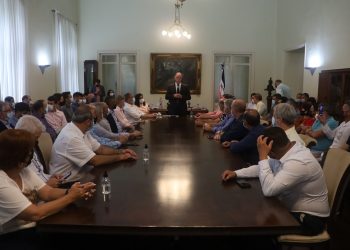 Governador reúne municípios para assinatura de novos convênios e Ordem de Serviço