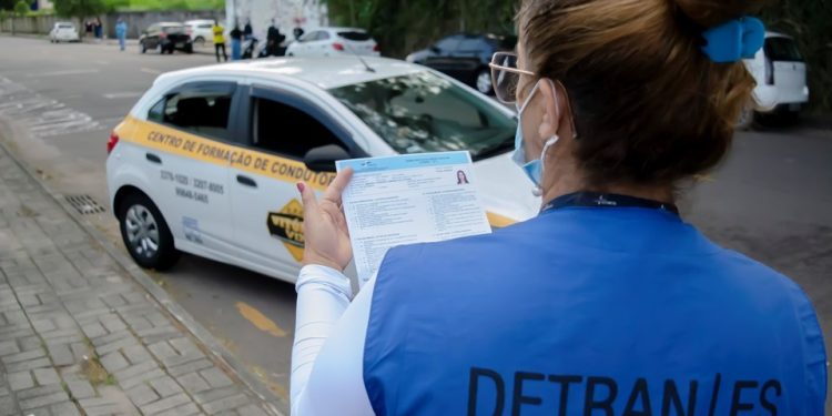 Detran|ES abre processo seletivo para examinadores de trânsito externos