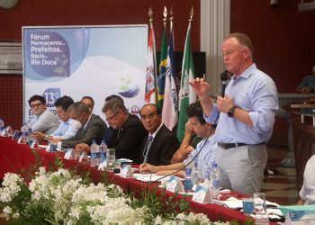 Governador participa do 13° Fórum Permanente dos Prefeitos da Bacia do Rio Doce