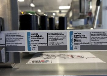 Covid-19: Fiocruz entrega 550 mil doses de vacina 100% brasileira