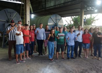 Deputado Freitas e Prefeitura de Jaguaré entregam de secador de café na comunidade do Jirau