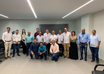 Secretaria de Indústria e Comércio se reúne com representantes de Shopping para discutir o fomento da indústria têxtil