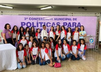 Alunas de Itapemirim participam de Conferência Municipal de Políticas Públicas Para as Mulheres de Marataízes