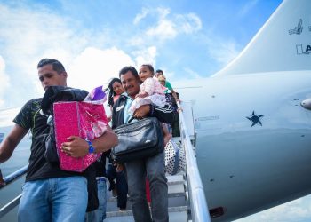 Metade dos venezuelanos refugiados que entram no Brasil decide ficar
