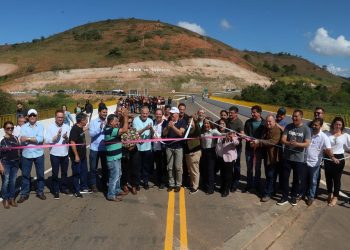 Governador inaugura pavimentação da Rodovia ES-181 entre Alegre e São José do Calçado