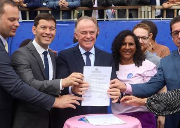 Governador anuncia novos investimentos durante comemorações do aniversário de Vila Velha