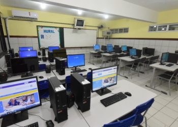 Secretaria de Educação apresenta proposta de implantação da EJA com qualificação profissional