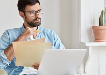 Governo entrega veículos de transporte sanitário aos municípios das regiões Sul e Serrana