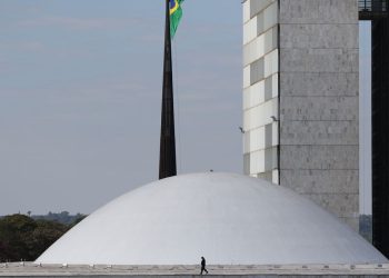 Projeto que reduz ICMS dos combustíveis vai ao plenário do Senado