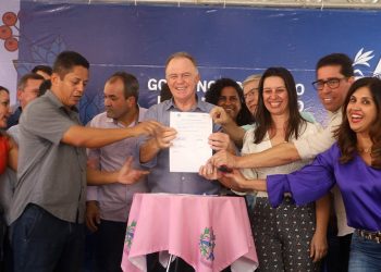 Governador Casagrande anuncia novos investimentos em Vila Pavão