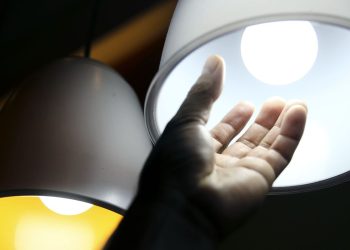Aneel reajusta bandeiras tarifárias em até 64%