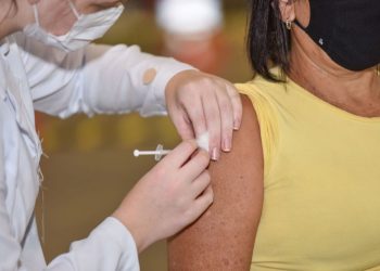 Prefeitura de Jaguaré realiza mais um mutirão de vacinação contra covid e influenza