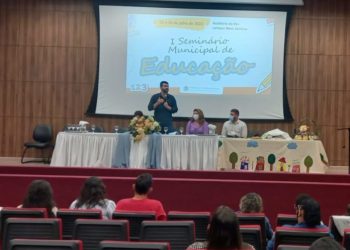 Cacá e Renan, do Histórias Encantadas, movimentam a formação da educação infantil