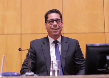 Marcelo Santos comemora redução de carga horária para servidor com filho deficiente