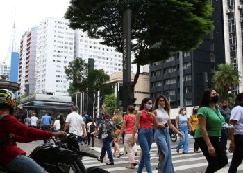Taxa de desemprego cai para 9,3% no segundo trimestre