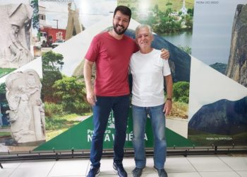 Compositor do hino de Nova Venécia visita Município