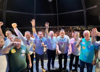 Marcelo Santos faz lançamento de campanha com participação do governador e 12 prefeitos