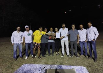 Prefeito assina ordem de serviço para construção de Campo no Bairro Betânia