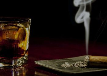 Câncer de mama e o cigarro: como o fumo influencia no risco de ter a doença