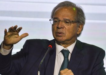 Ministro garante reajuste das aposentadorias e do salário mínimo