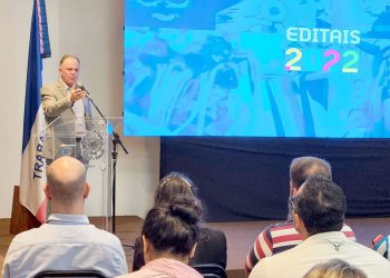 Anvisa aprova volta do uso de máscaras em aviões e aeroportos