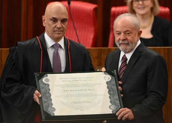 Lula e Alckmin são diplomados no TSE