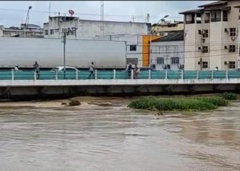 Nova Venécia: Ponte Cristiano Dias Lopes está interditada