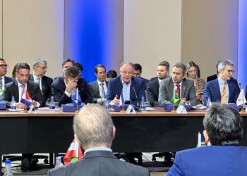 Casagrande participa de reunião do Fórum dos Governadores em Brasília