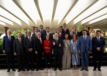 Casagrande defende pautas prioritárias do Espírito Santo em reunião com presidente Lula