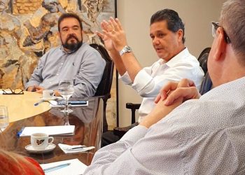Governo do Estado debate demandas com representantes do Centro do Comércio de Café de Vitória