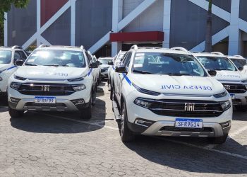 Governo do Estado entrega picapes e drones para Defesas Civis Municipais