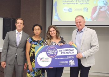 Governador realiza entrega de prêmios para sorteados do Nota Premiada Capixaba
