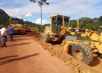 ES 230: Comissão acompanha início das obras