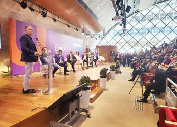 Trabalho por aplicativo será regulamentado este semestre, diz ministro